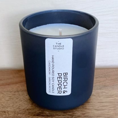 GLOW CANDLE STUDIO Good Aura Charcoal Gray Soy Candle