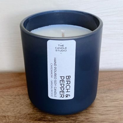 GLOW CANDLE STUDIO Good Aura Charcoal Gray Soy Candle